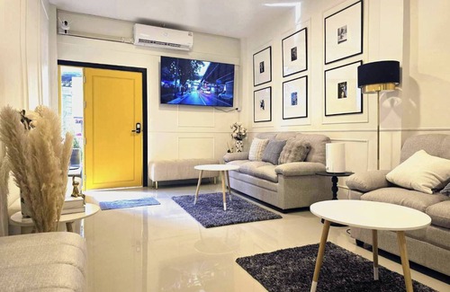 Rong Muang Apartment | RB10 Arun Sa Wad Chinatown 402