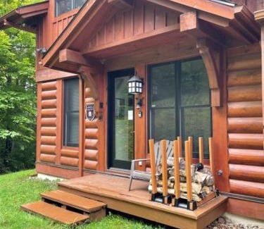 Lac Superieur Village Ski Chalet | RCNT Chalets Mont-Tremblant