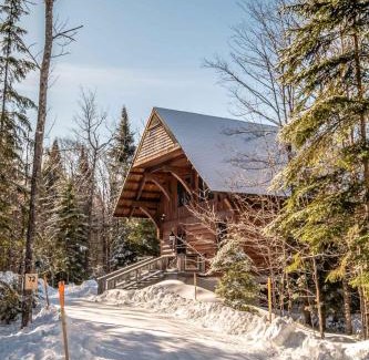 Lac Superieur Village Ski Chalet | RCNT Chalets Mont-Tremblant