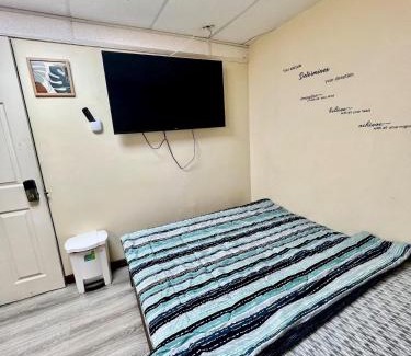 Malton House | Re-6 Room Near Airport