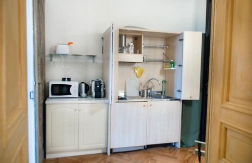 Historic Centre Apartment | Re Umberto Suite