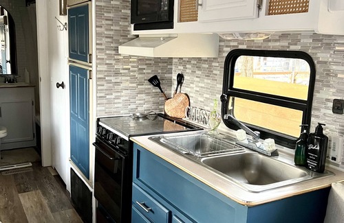 Maple Grove - Franklin House | READ ALL DESCRIPTION before booking-Fully fenced/Very Private! pets welcome!