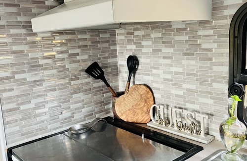 Maple Grove - Franklin House | READ ALL DESCRIPTION before booking-Fully fenced/Very Private! pets welcome!