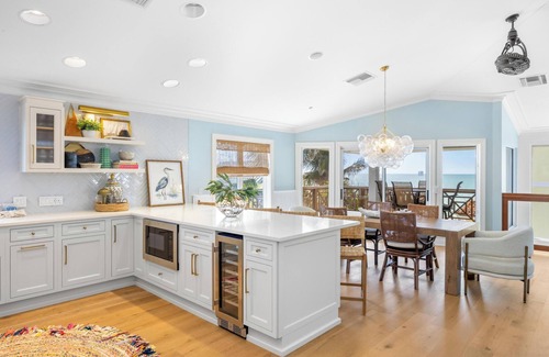 Captiva House | Ready for Rentals- All New Kitchen- Stunning Interior
