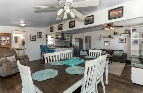Cross Hill House | READY TO RELAX? Lake front house w/beautiful Sunsets on Lake Greenwood