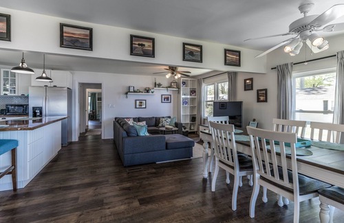 Cross Hill House | READY TO RELAX? Lake front house w/beautiful Sunsets on Lake Greenwood