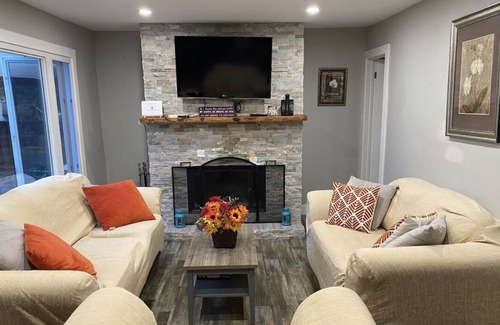 Kirkfield Cottage | Real rejuvenation on Canal lake, 90 min from Toronto. Private water front & dock