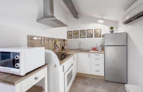 L'antico Ghetto Ebraico Apartment | Realkasa Carro 7 Apartment