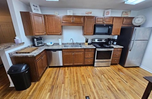 Chapel Ridge House | Really close to FSU, walking distance! 5 br/2 full bath, 8 min drive to Airport!