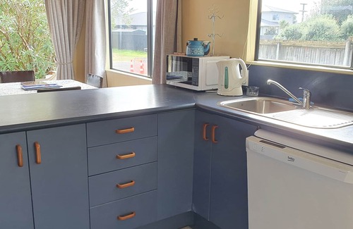 Whangamata House | Reasonably priced. Close to the beach and Otahu Estuarynnnnnn