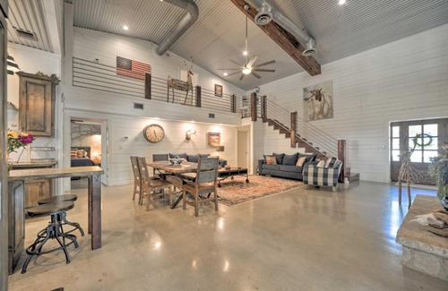 Kendalia House | Rebel Reindeer Ranch Retreat Outdoor Oasis