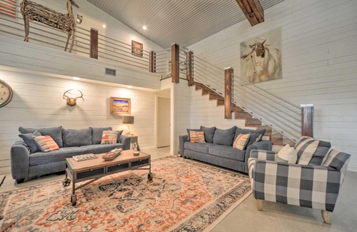 Kendalia House | Rebel Reindeer Ranch Retreat Outdoor Oasis