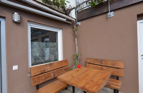 Oberglottertal Apartment | Reblaus first floor apartment with Black Forest view