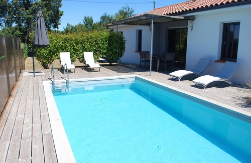 Gigouzac Villa | Recent high-end 4 * villa, quiet with private heated pool, WIFI