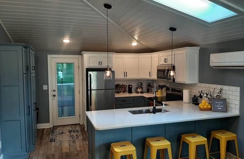 Nauvoo House | Recently remodeled Nauvoo home, 7 acres on the river