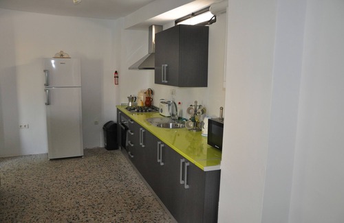 Orgiva House | Recently renovated 2 bed townhouse with a large roof terrace in Orgiva town.
