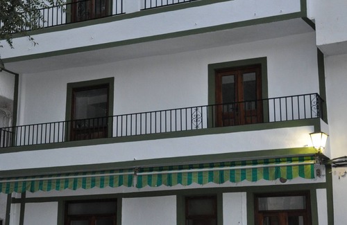 Orgiva House | Recently renovated 2 bed townhouse with a large roof terrace in Orgiva town.