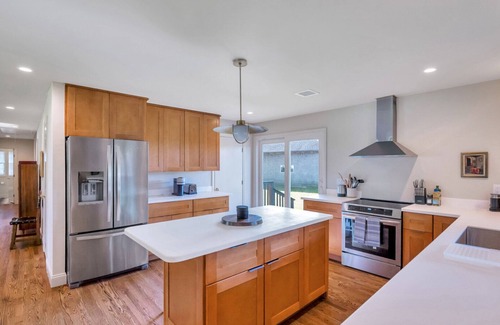 Northville House | Recently Renovated and Re-Designed Vineyard Cottage Located on the 205 acre.