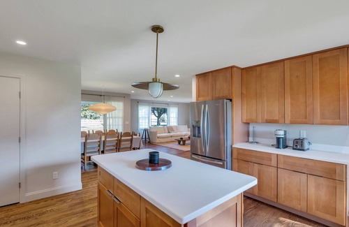 Northville House | Recently Renovated and Re-Designed Vineyard Cottage Located on the 205 acre.