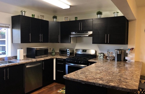Eureka Apartment | Recently renovated centrally located in Eureka