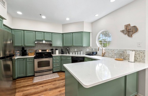 Highland Lake Estates Resort | *Recently Renovated Hill Country Island Retreat - Loaded with Amenities!