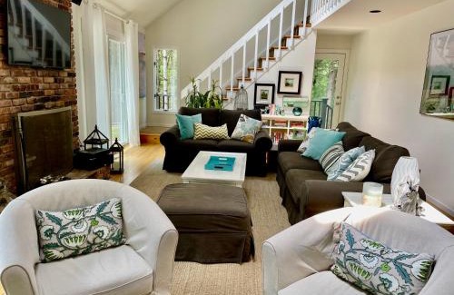 Northwest Harbor House | Recently Renovated, Inviting Home in Quiet Location