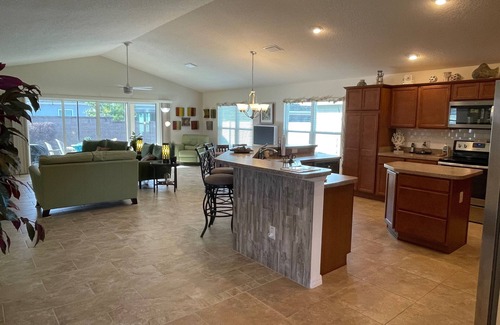 Summerfield Villa | Recently Updated 3 Bdrm Villa, Free WiFi, 4 person Golf Cart Included