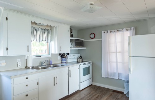 Mid-Coast and Islands House | Recently updated cottage featuring beautiful easterly views of Casco Bay