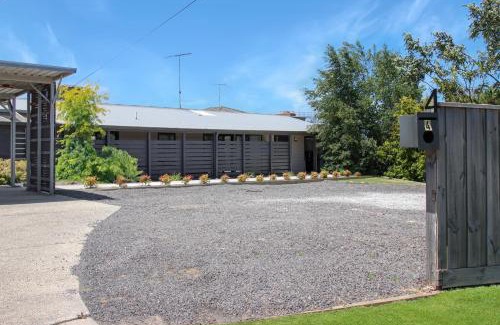 Grovedale Hotel | Recharge in Waurn Ponds