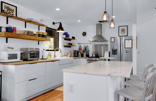 Wimberley House | Red Bird Cottage- Convenient 2/1 with Outdoor Space