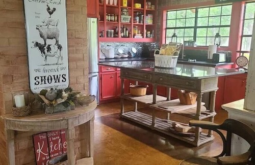 New Ulm House | ⭐Red Bird Ranch - 140 acres -close to Roundtop