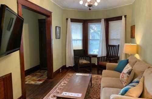 Downtown Niagara Falls House | Red Brick Inn - Walk to the Falls, the Casino and all Downtown Restaurants