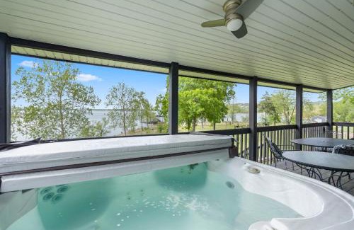 Big Cedars Cabin | Red Bud Cove Lakefront Farm House on Table Rock Lake