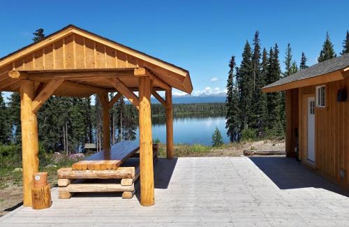 Anahim Lake Resort | Red Cariboo Apartments