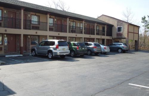 Galloway Hotel | Red Carpet Inn Absecon