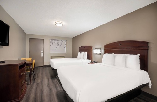 Edison Hotel | Red Carpet Inn Edison