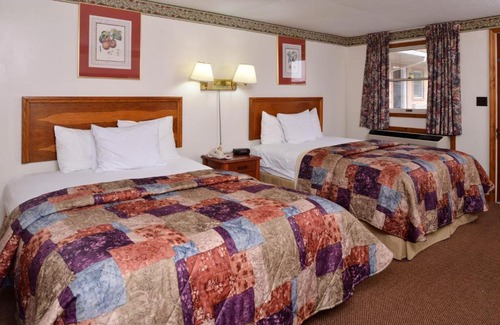 Soudersburg Hotel | Red Carpet Inn Ronks