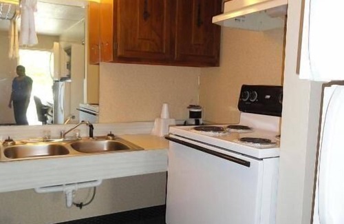 Terre Haute Hotel | Red Carpet Inn Terre Haute