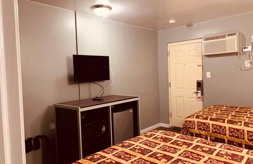 Norristown Hotel | Red Carpet Inn