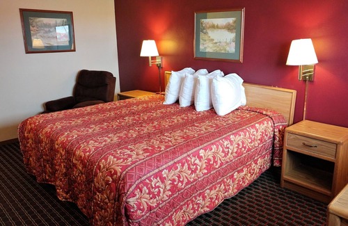Windom Hotel | Red Carpet Inn