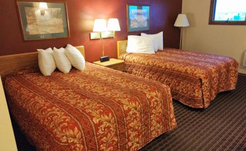 Windom Hotel | Red Carpet Inn - Windom