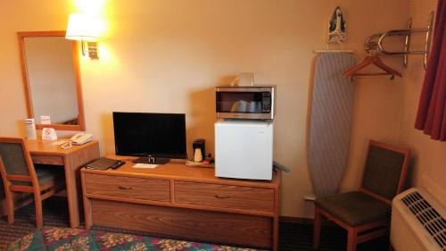 Windom Hotel | Red Carpet Inn - Windom