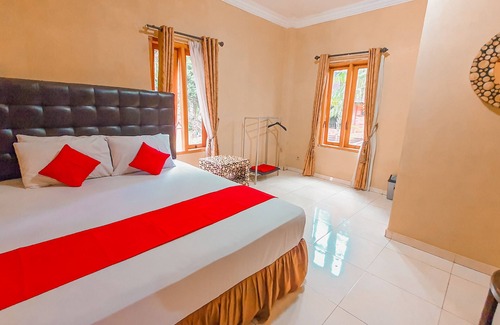 Karanganyar Hotel | Red Chilies Hill Hotel