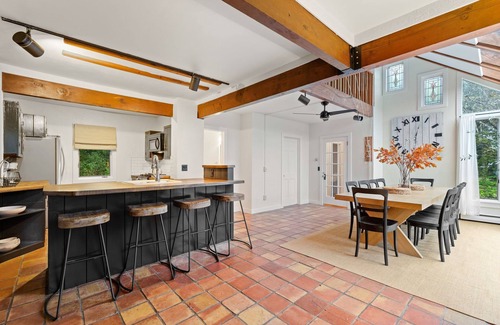 Mendon Other | Red Clover Inn Farmhouse-5 bedroom near Killington