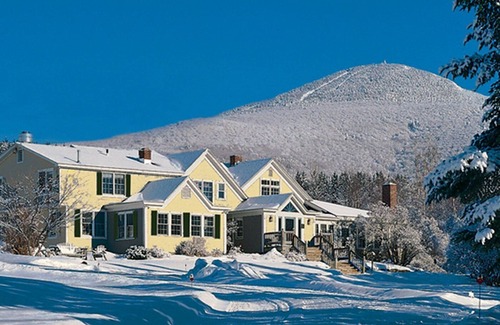 Mendon Apartment | Red Clover Inn: Lovers Queen Suite near Killington