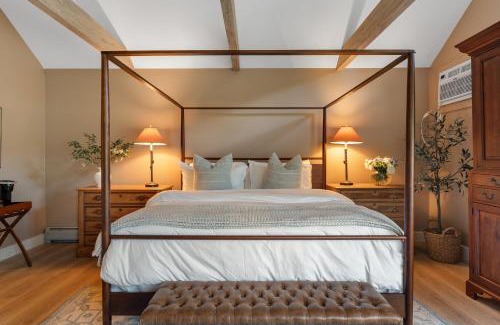 Mendon Hotel | Red Clover Inn