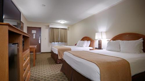 Newton Hotel | Red Coach Inn