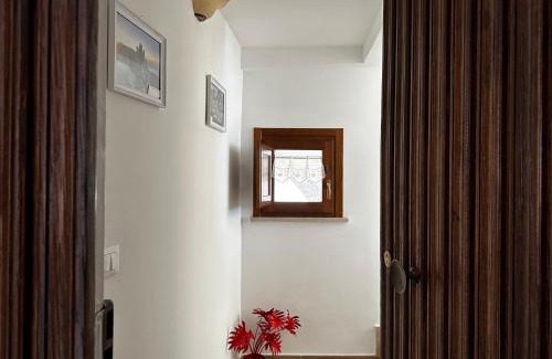 Lucoli House | Red Cottage-Campo Felice