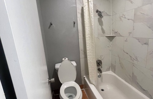 Pleasant Grove Hotel | Red Crown Inn