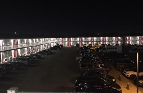 Red Deer Hotel | Red Deer Inn & Suites